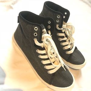 Roxy “Rizzo” sneakers, barely worn grey, sz 7.5